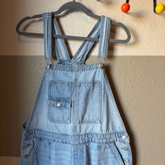 Celebrity Pink Women’s Large Relaxed Boyfriend Fit Overalls Denim Roll Cuff - Picture 3 of 13